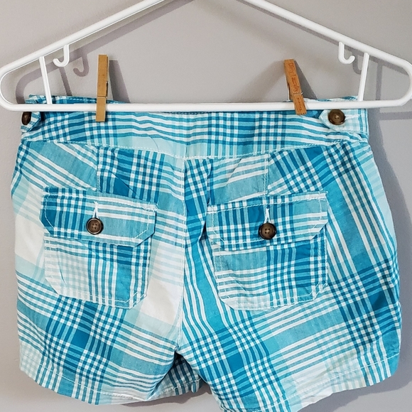 Old Navy Low Rise Shorts size 2 - Picture 2 of 2